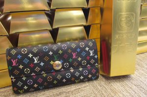 ルイ・ヴィトン(LV)ポルトフォイユサラ マルチカラ―二つ折長財布をお買取致しました!大吉イオンタウン宇多津店(香川県)です。