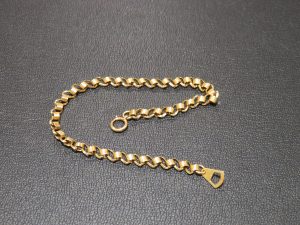 長い眠っていました。 素敵なブレスレット