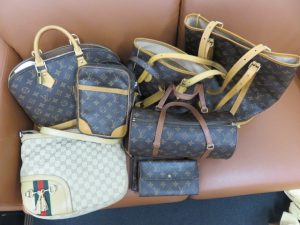 ルイビトンやグッチのバックを沢山お持ち頂きました。