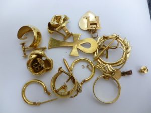 ピアスやイヤリングなどの貴金属の買取も、買取専門店大吉ゆめタウン中津店で!