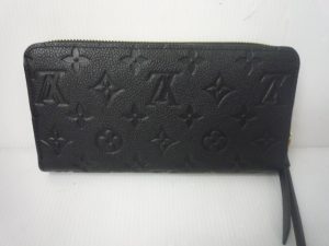 堺泉北の皆様、ヴィトンの財布の高価買取は泉北クロスモール店へ