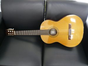 ギター弦楽器買取箕面北摂