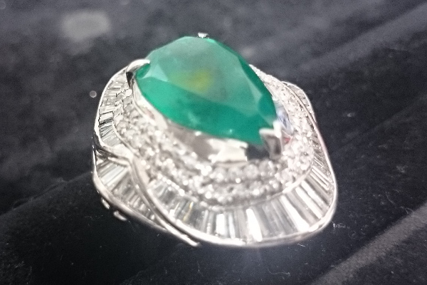 貴金属 プラチナ エメラルド ダイヤモンド 買取 買い取り 北九州市 小倉北区 魚町