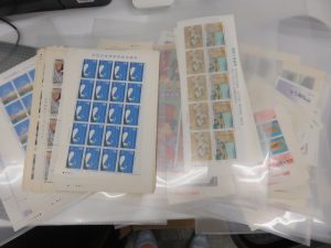 切手シート・バラ切手などをお買取りさせて頂きました。
