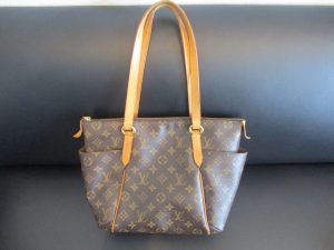 LVトータリーをお買取りいたしました。今月はブランド祭りでございます!!大吉松江店