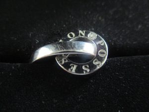 お客様よりピアジェのダイヤモンドリングをお買取りいたしました。大吉松江店