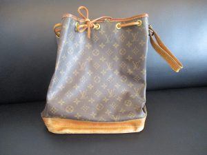 当店は壊れているブランドバッグも喜んでお買取りさせていただきます。大吉松江店