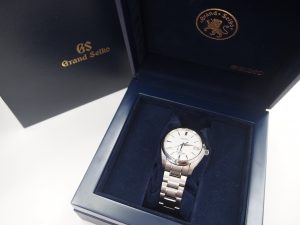 大吉鶴見店はグランドセイコーのスプリングドライブをお買取り致しました。