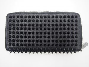 大吉鶴見店はクリスチャン・ルブタンの財布をお買取り致しました。