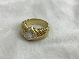 オメガ・モンブラン・グッチ・ブランドスーツ・アタッシュ・リング・高価、K18、750，ライカK18，高価買取、大吉、買取専門店大吉逗子店、買取、逗子、逗子駅、逗子周辺、追浜、追浜周辺、追浜駅、葉山、Ｄ5100・葉山ハイランド・鎌倉・鎌倉駅・大船・大船駅象牙。ブランド品。ブランド。金。銀、ダイヤモンド　、赤サンゴ、能見台、横須賀、銀座通り、上大岡、上大岡駅。三浦、京急富岡、横浜、エルメス、シャネル、カメラ、お酒、六浦、.JPG (3)