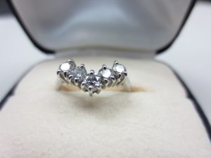 ダイヤモンドジュエリーのお買取りなら天神橋筋商店街の大吉へ