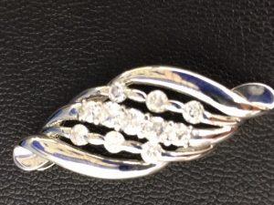 ダイヤ付きネックレストップを買取致しました。大吉フレスポ茅ヶ崎店