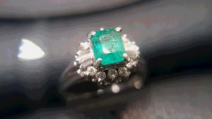 色石付きアクセサリーをお買取しました。買取専門店 大吉 イオンタウン仙台泉大沢店です。