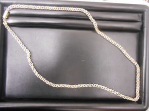 買取専門店　大吉　JR八尾店です。金、プラチナ、コンビのネックレスを買取ました。