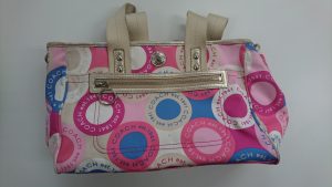 藤沢でコーチを売るなら！高価買取の大吉藤沢店へ