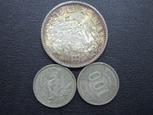 当店はオリンピック1000円銀貨・稲穂、鳳凰、オリンピック100円硬貨をお買取りしております。大吉松江店