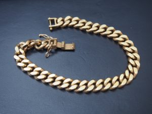 金のブレスレットをお買取り致しました大吉鶴見店です。