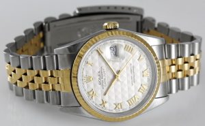 ロレックスの買取なら圧倒的高価買取の鶴岡市の大吉エスモール鶴岡店にお任せください。