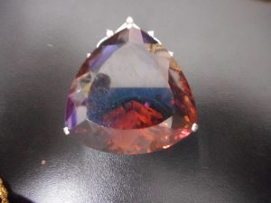 色石(ガーネット)をお買取させていただきました。大吉サンシパーク桑名店!