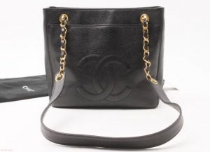 シャネル キャビアスキン