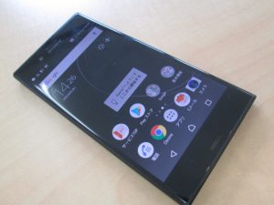 au Xperia XZs SOV35 ブラック