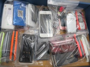 携帯電話　ガラ系・スマートフォン・iPhone 買取中です。