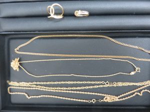 貴金属のリング・ネックレスをお買取りさせて頂きました。