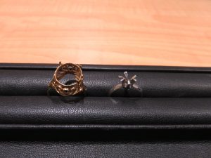 石の取れたリングも バッチリお買取りします。