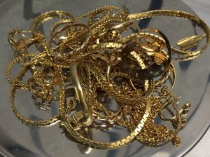 金・ゴールドのお買取りなら天神橋筋商店街の大吉へ