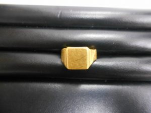買取専門店　大吉　JR八尾店です。昔使っていた金の指輪（リング）を買取ました。