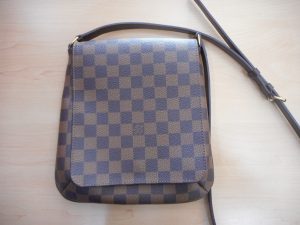 買取　甲南山手　芦屋　ヴィトン