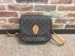 20年以上前のヴィトンのサンクルーというショルダーバッグを買取させて頂いた大吉福井ショッピングシティベル店です！