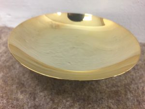 金杯のような銀杯を買取させて頂いた大吉福井ショッピングシティベル店です。