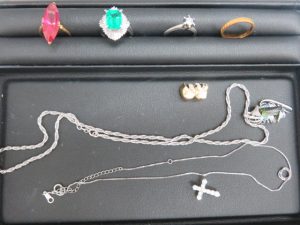 貴金属のリング・ネックレス・金歯をお買取りさせて頂きました。