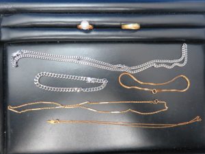 貴金属のリング・ネックレスをお買取りさせて頂きました。