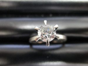 ダイヤモンド高価買取。生駒駅からすぐの買取専門店大吉グリーンヒルいこま店でお買取させて頂きましたダイヤモンドの画像です。