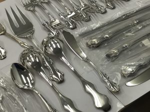 逗子・買取・大吉逗子店・生前整理・楽天リサーチ,ライカ,化粧品,口紅,カルティエ,ダンヒル,ライター、工具,マキタ,リョービ,紙幣,中国紙幣,銀製、食器、皿 (1)