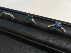 三木市の皆様、色石の買取ならキッピーモール三田店へ。