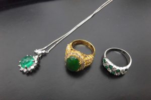 色石付の貴金属をお買取しました　大吉伊丹店