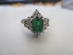 エメラルドのプラチナリングを買取ました、大吉聖蹟桜ヶ丘オーパ店にお任せください。