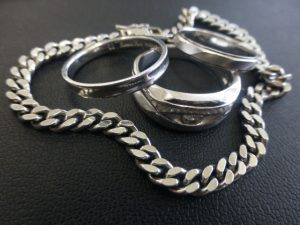 プラチナ(貴金属)のアクセサリーお買取りを致しました。買取専門店大吉 延岡店(宮崎県)です。