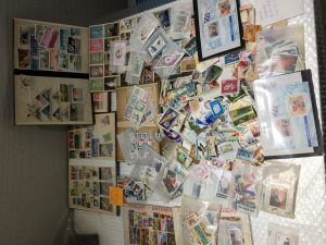大量の海外切手出張買取致しました