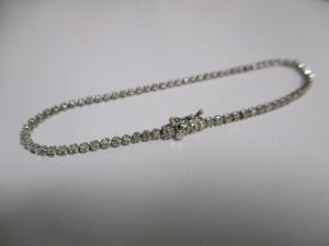 大吉大船店、ダイヤ付きブレスレットを買取りしました!