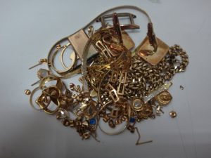 大吉調布店で買取した金のアクセサリー