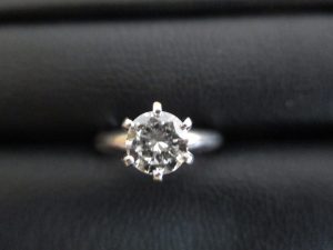 大吉小山店で買取したダイヤモンドの画像です