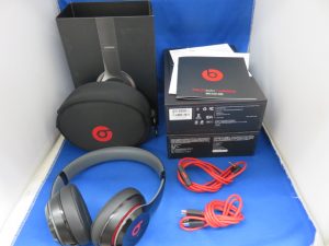 ワイヤレスヘッドホンをお買取りさせて頂きました。