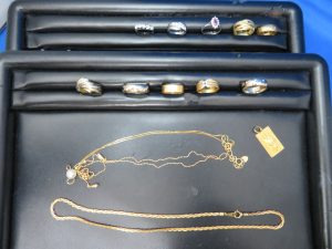 本日も貴金属　金　プラチナ  アクセサリーをお買取りさせて頂きました。