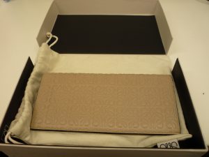 LOEWE ロエベ 長財布 売る 大分