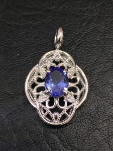 ネックレストップのお買取りなら天神橋筋商店街の大吉へ