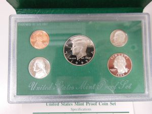 富士市で貨幣セットの買取は大吉アピタ富士吉原店へ